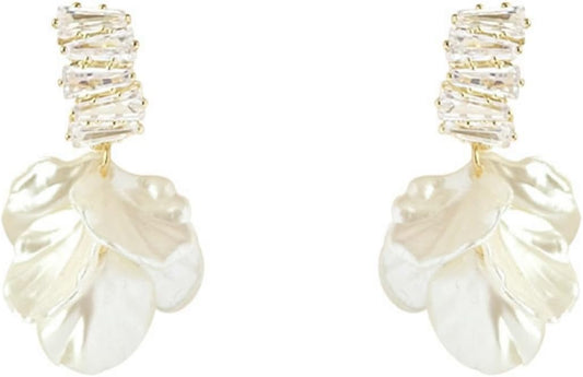 Shell Tassel Earrings for Women Gold Plated Boho White Seashell Flower Floral Sparkly Rhinestone Cubic Zirconia Ocean Dangle Drop Earrings for Wedding Bridal Summer Vacation Fashion Jewelry