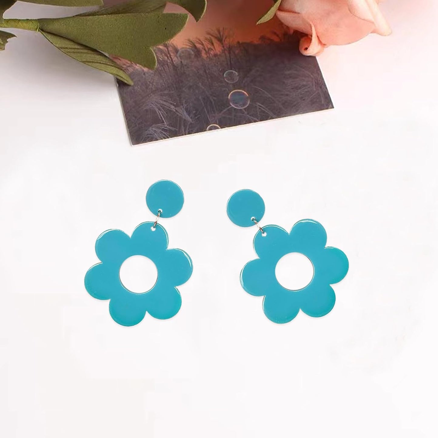 YUNXI Acrylic Flower Earrings Daisy Drop Dangle For Women Y2k Resin Floral Studs 60/70s Retro Flowers Earrings