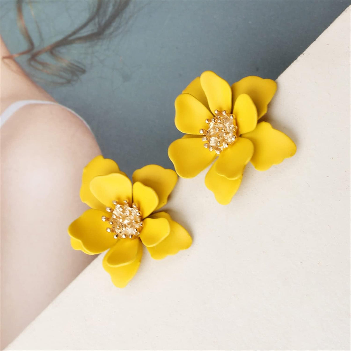 Boho Flower Stud Earrings with White Pearl - Daisy Dangle Drop Earrings with Gold Flower Bud