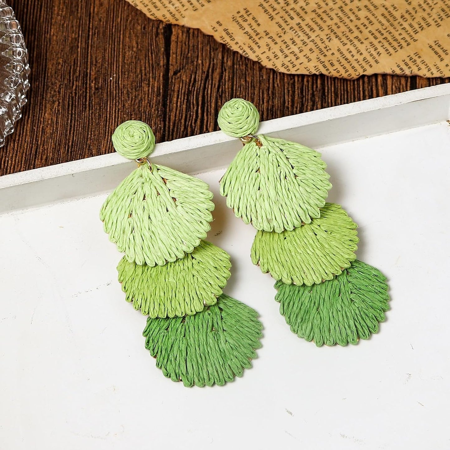 Raffia Rattan Shell Shaped Dangle Drop Earrings for Women Handmade Bohemian Boho Statement Earrings Straw Wrapped Summer Tropical Beach Vacation Jewelry