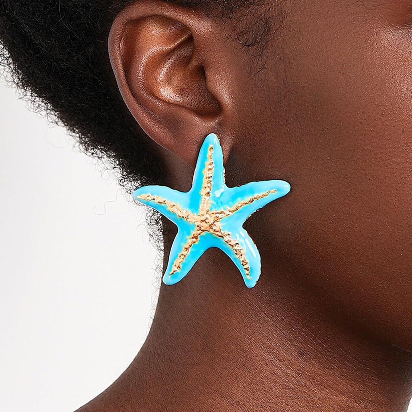 Gold Starfish Earrings for Women Pearl Accent Dangle Drop Earrings Statement Beach Jewelry Coastal Ocean Inspired Earrings for Summer Vacation Tropical Party Cruise and Resort Outfits