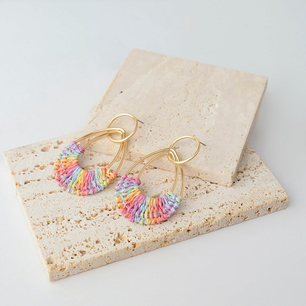 Raffia Hoop Earrings for Women Fun Boho Summer Beach Earrings Lightweight Handmade Straw Wicker Rattan Dangle Earrings Statement Geometric Round Drop Earrings