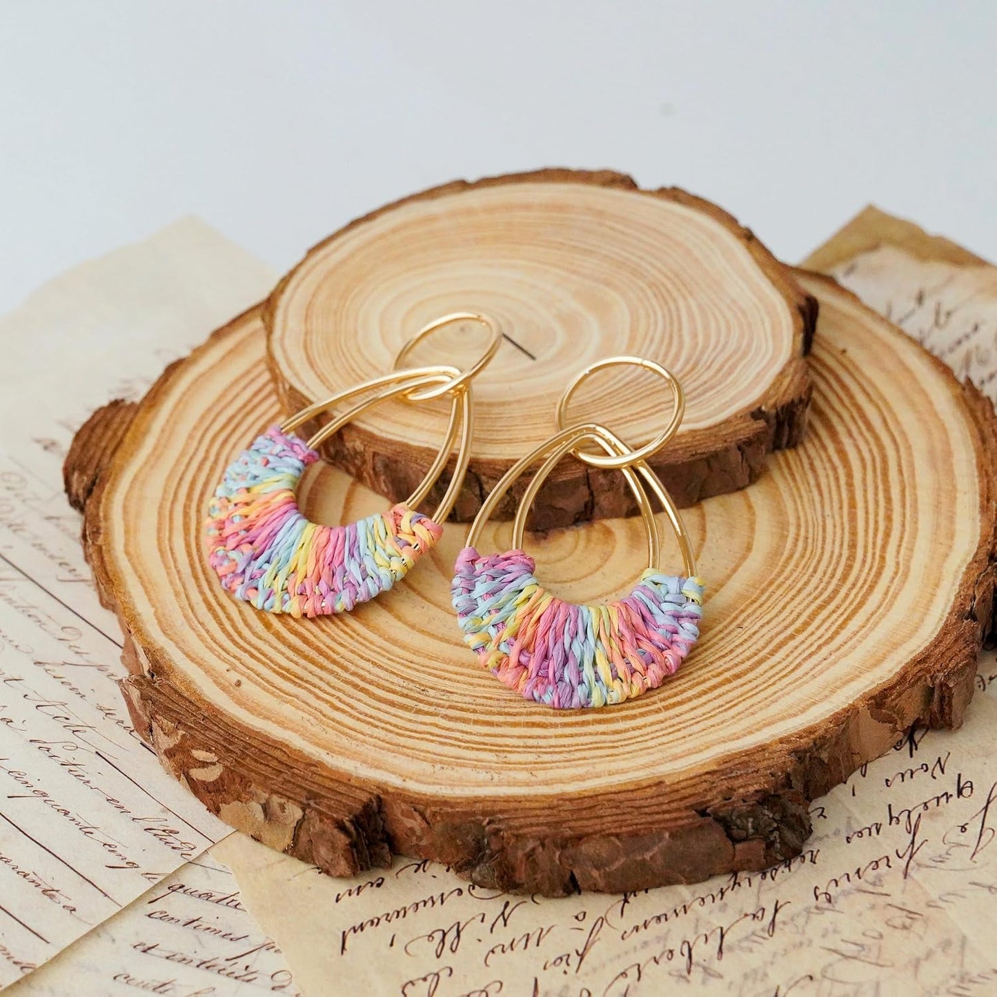 Raffia Hoop Earrings for Women Fun Boho Summer Beach Earrings Lightweight Handmade Straw Wicker Rattan Dangle Earrings Statement Geometric Round Drop Earrings